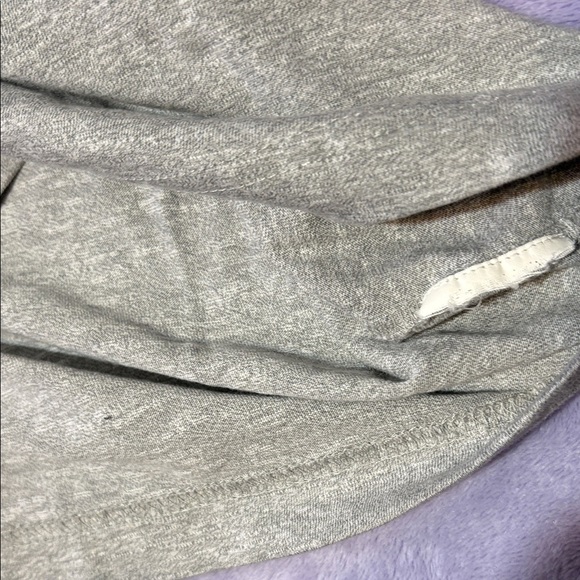 Anthropologie Gray Floral Short Sleeve Tee - Picture 4 of 8